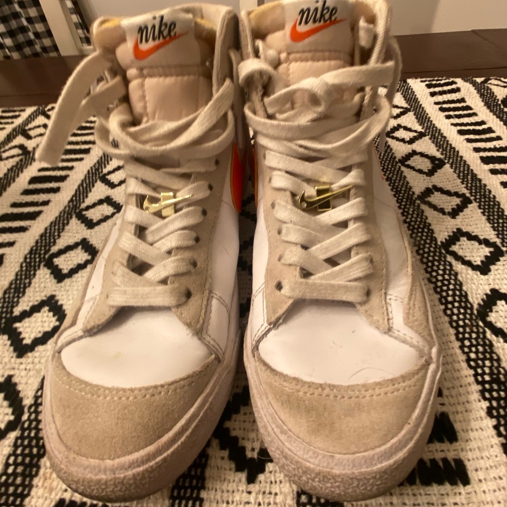 Nike Blazers Orange and white EUC